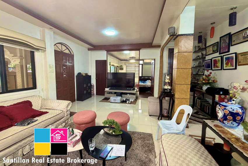 FOR SALE ALONG THE MAINROAD SEMI-FURNISHED HOUSE IN PAGSABUNGAN MANDAUE CEBU 5