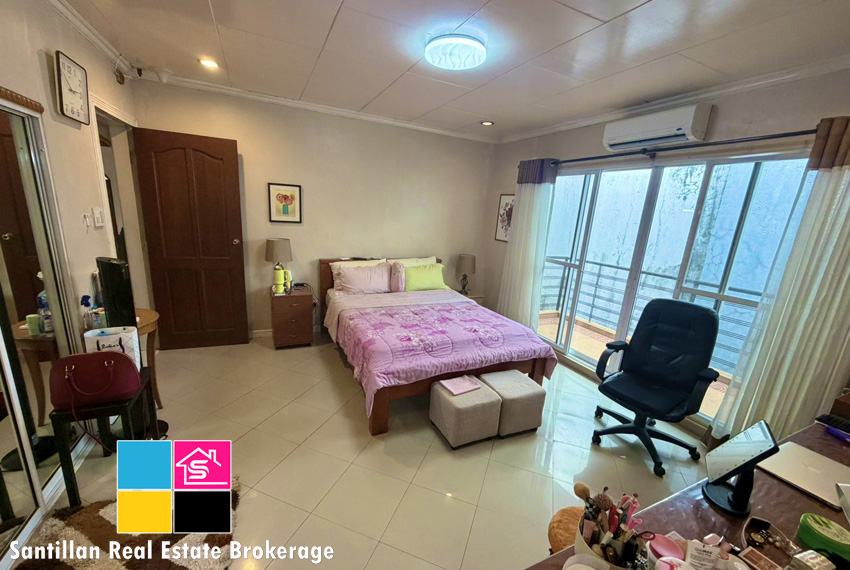 FOR SALE ALONG THE MAINROAD SEMI-FURNISHED HOUSE IN PAGSABUNGAN MANDAUE CEBU 9