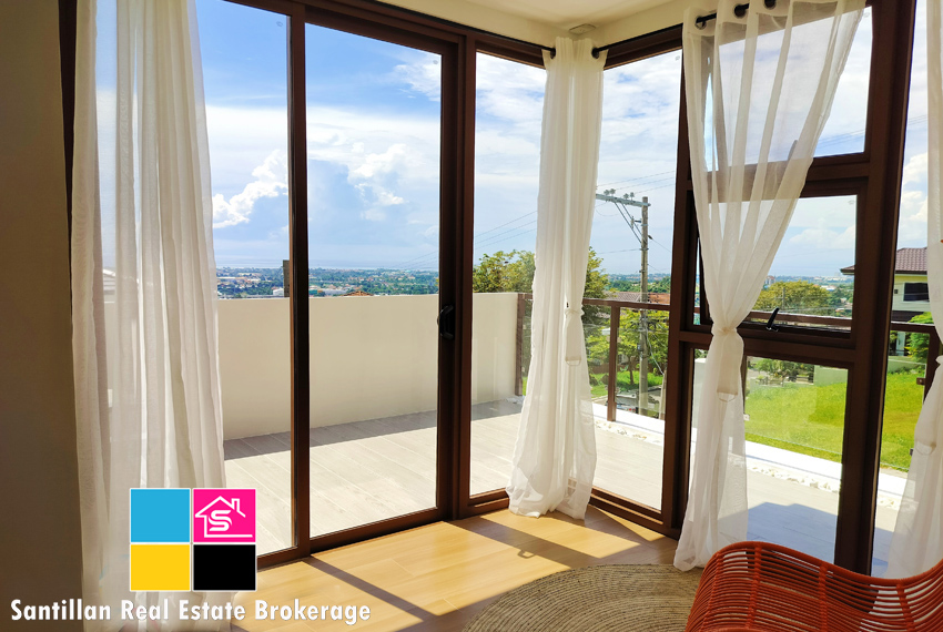 FOR SALE MODERN 3 STOREY HOUSE WITH SWIMMING POOL PLUS OVERLOOKING VIEW IN KISHANTA TALISAY CEBU 10